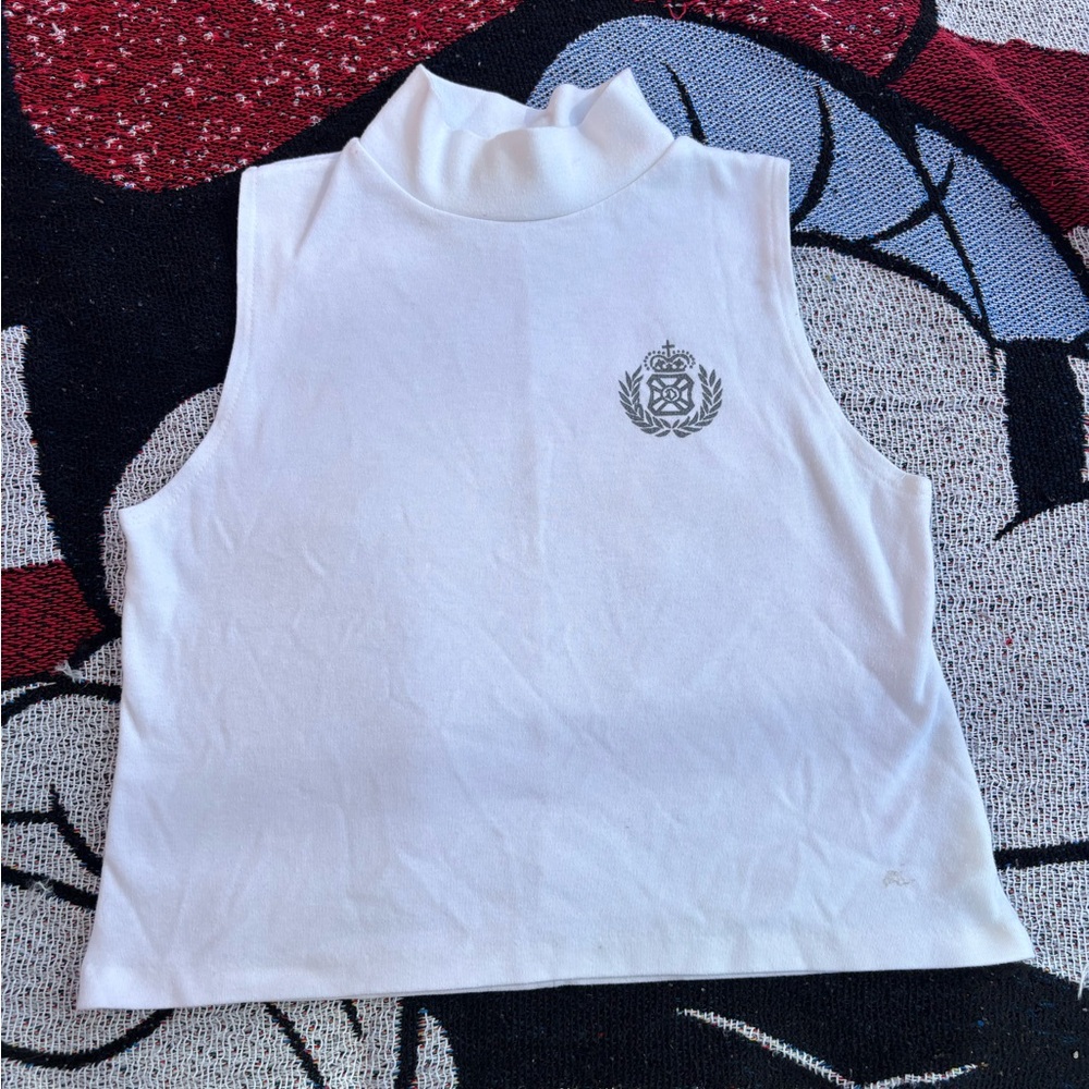 VINTAGE WHITE MOCK NECK CREST GRAPHIC KIDS TANK TOP SIZE 3/4T